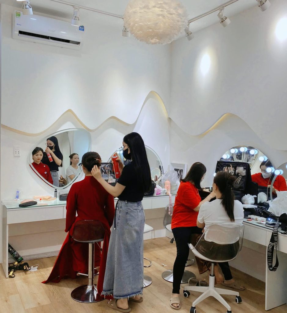 Một góc làm việc tại Mai Wedding