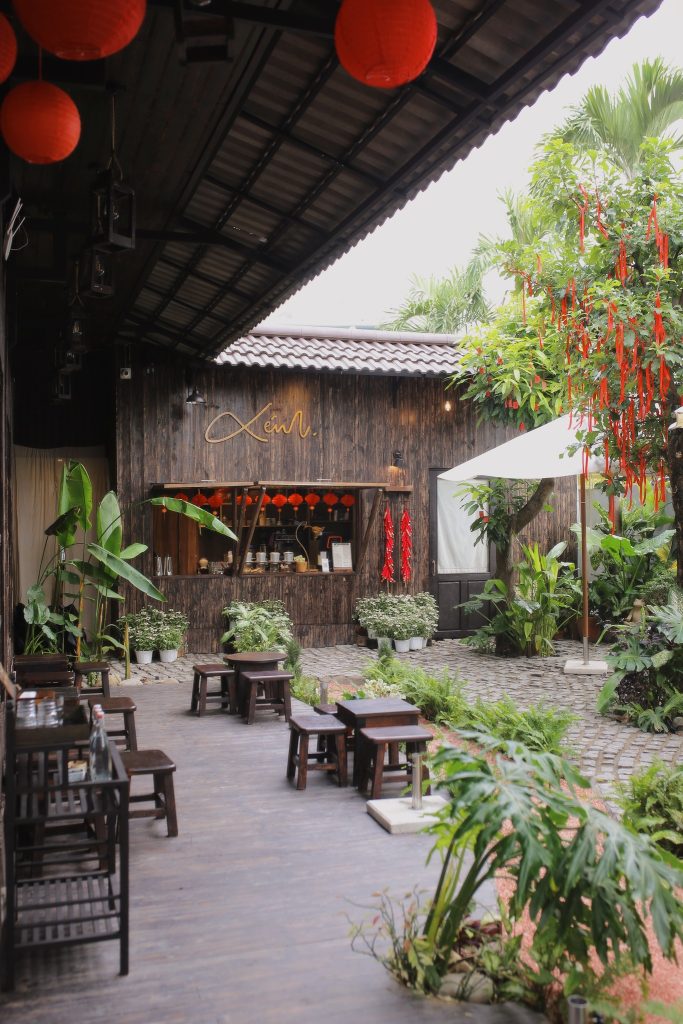 Xém Cà Phê - Khám Phá Góc Chill Đậm Chất Lạ Ngay Trung Tâm Đà Nẵng 3 Xém có không gian rộng rãi