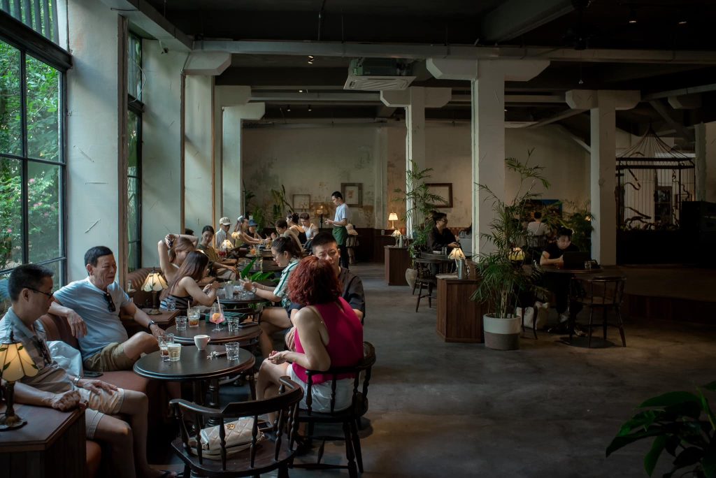 Xi-nê Bistro & Jazz Coffee - Ấn Tượng Không Gian Thưởng Thức Cafe Cổ Điển 1 Xi-nê Bistro & Jazz Coffee có không gian rộng rãi