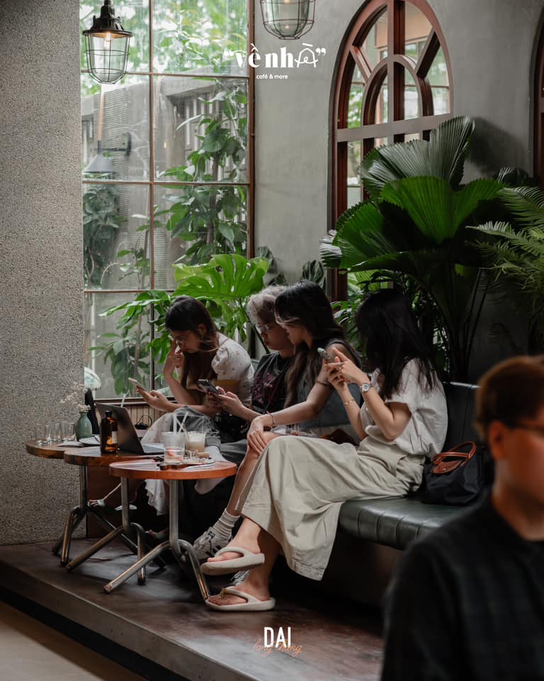 Về Nhà Cafe - Quán Cafe Trầm Ấm Mang Hơi Hướng Cổ Điển 6 Không gian yên tĩnh tại Về Nhà