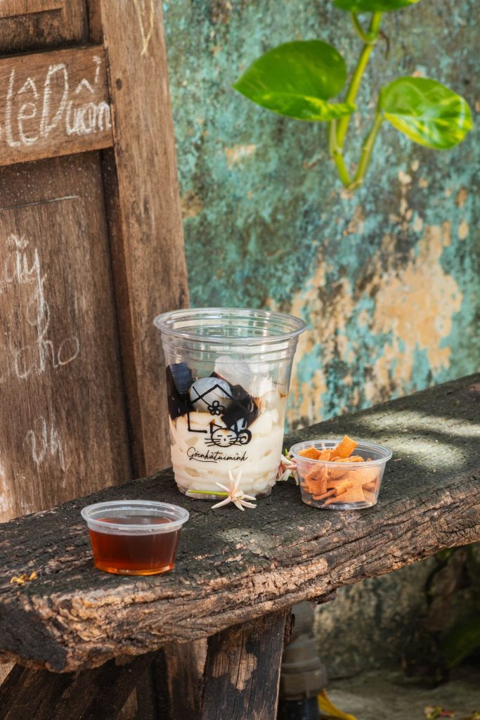 Góc Nhà Tụi Mình – Không Gian Cafe Vintage Đầy Hoài Niệm 6 Đồ uống bày trí bắt mắt