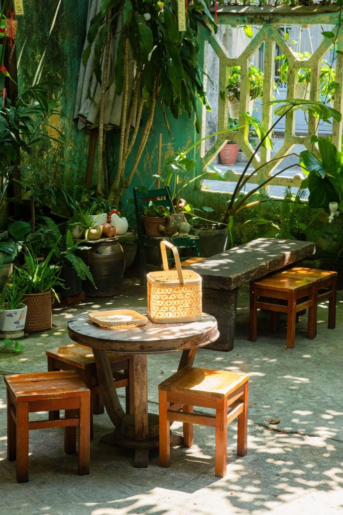 Góc Nhà Tụi Mình – Không Gian Cafe Vintage Đầy Hoài Niệm 2 Không gian vintage mộc mạc