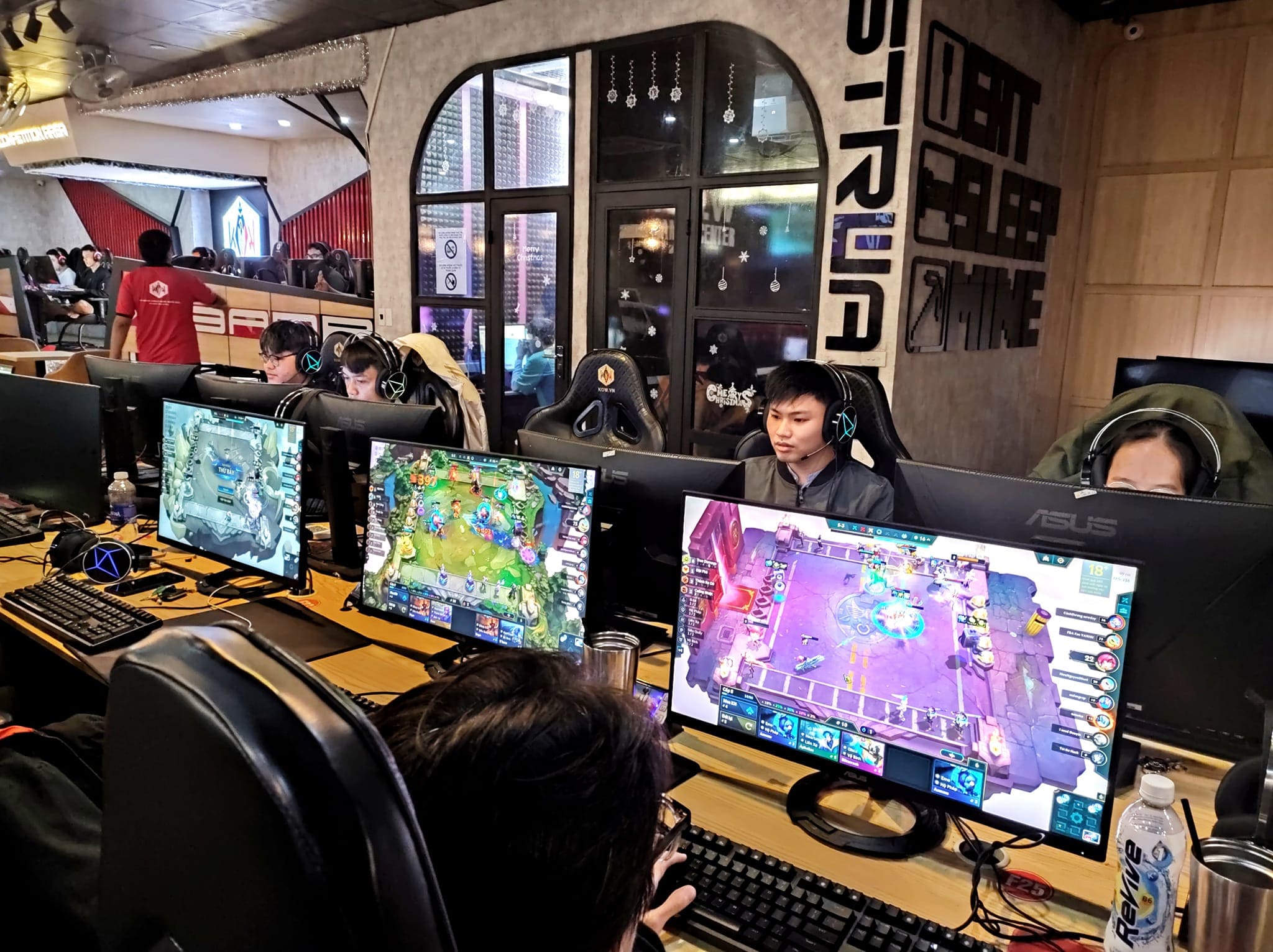 Không gian hiện đại cho game thủ